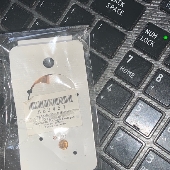 UNIQUE RHINESTONE CRYSTAL 
 CUFF EARRING !-CLEAR - Picture 4 of 4